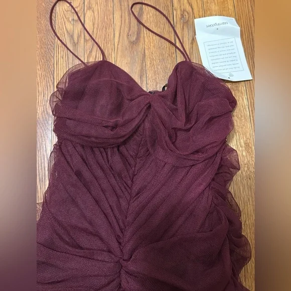 NWT Vera Wang BRIDESMAID chiffon tulle maxi dress gown burgundy size 6 vintage NWT Vera Wang BRIDESMAID chiffon tulle maxi dress gown burgundy size 6 vintage